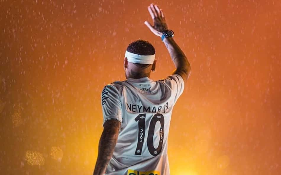 Neymar foi apresentado para a torcida do Santos no dia 31 de janeiro deste ano. (Foto: Bruno Vaz / Santos FC)