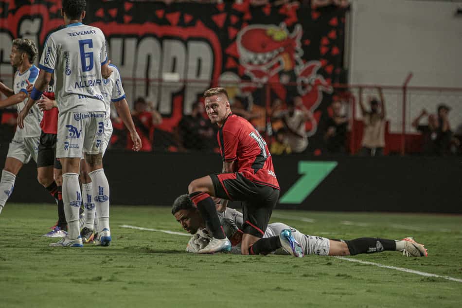 Atlético-GO e Paysandu