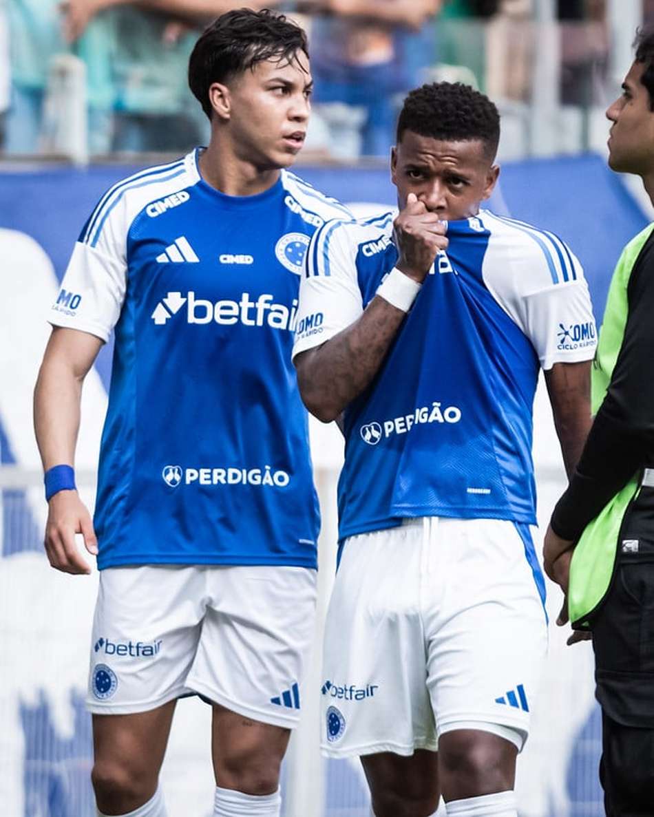 Equatoriano Arroyo comemora gol do Cruzeiro contra o Vitória (Foto: Gustavo Aleixo/Cruzeiro)