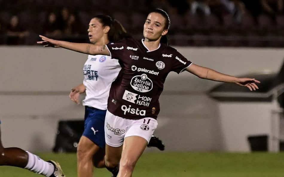 Jullia Beatriz comemora gol em Ferroviária e Bahia. (Foto: Rafael Zocco / Ferroviária)