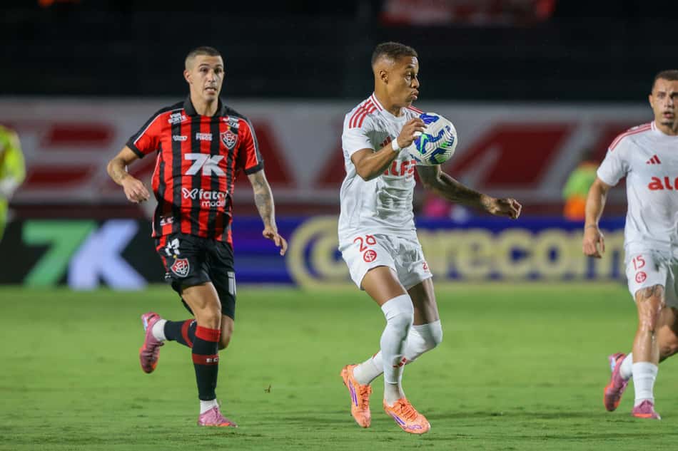 Vitinho, atacante do Internacional