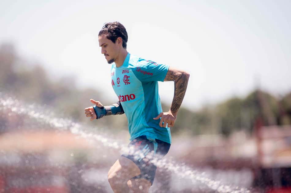 Pedro durante treino do Flamengo (Foto: Adriano Fontes/Flamengo)