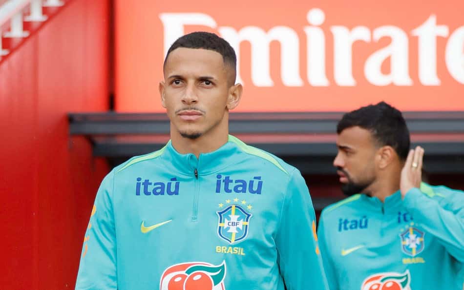 Luciano Juba, lateral do Bahia, durante treinamento com a Seleção Brasileira no Emirates Stadium, em Londres