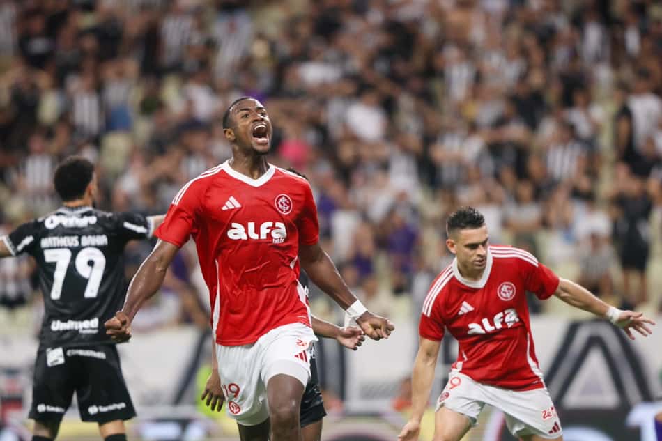 Ricardo Mathias comemora gol redentor do Internacional
