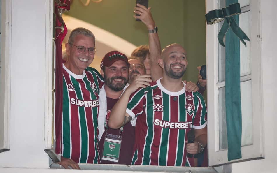 Ricardo Tenório, Mattheus Montenegro e Mário Bittencourt comemoram vitória na eleição do Fluminense (Foto: Marcelo Gonçalves/ Fluminense FC)