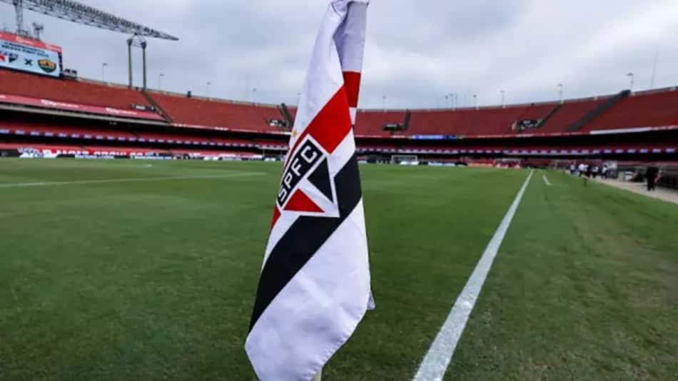 São Paulo escanteio