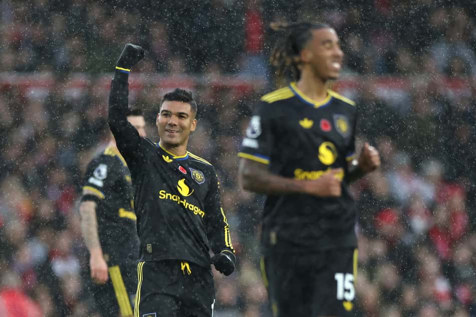 Casemiro comemorando gol contra o Nottingham Forest pela Premier League (Foto: Darren Staples / AFP)