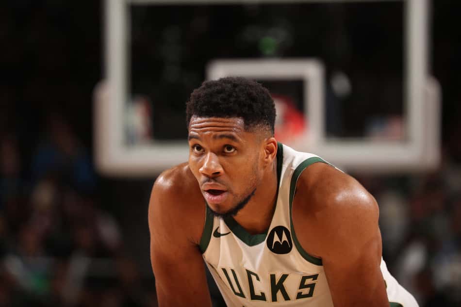 Giannis Antetokounmpo no Milwaukee Bucks x Houston Rockets (Foto: Gary Dineen / NBAE / Getty Images / Getty Images via AFP)