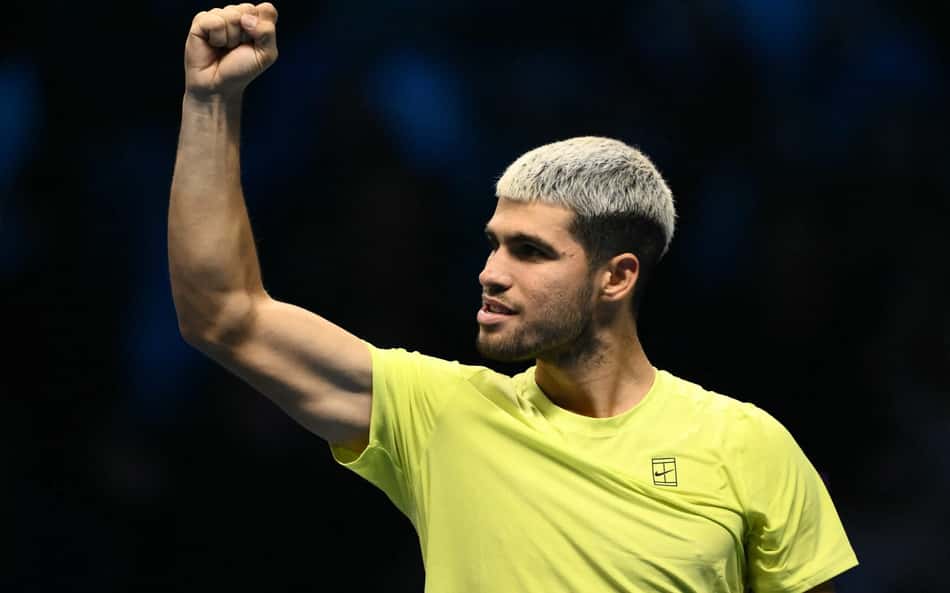 Alcaraz domina Aliassime e prepara final dos sonhos contra Sinner no ATP Finals 2025