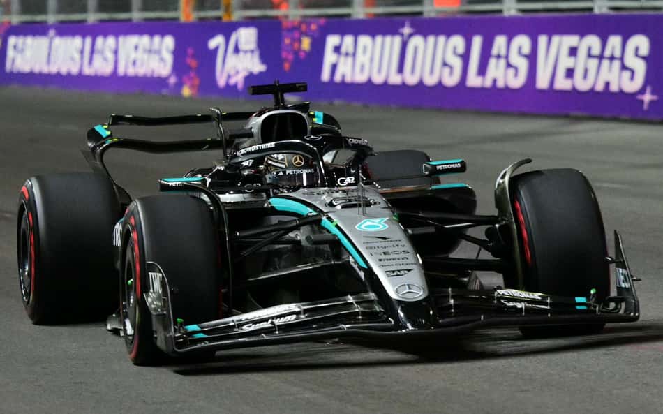Russell volta a liderar na F1; Bortoleto é 13º no TL3 de Las Vegas
