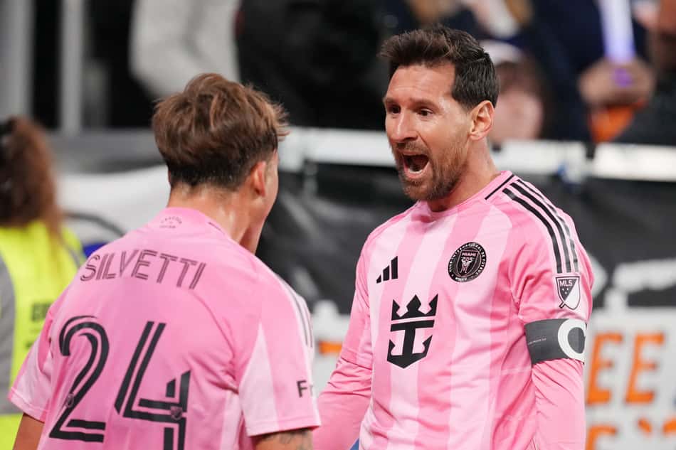 Messi comemora com Silvetti o gol marcado contra o Cincinnati, pela semifinal da Conferência Leste da MLS (Foto: Jeff Dean/AFP)