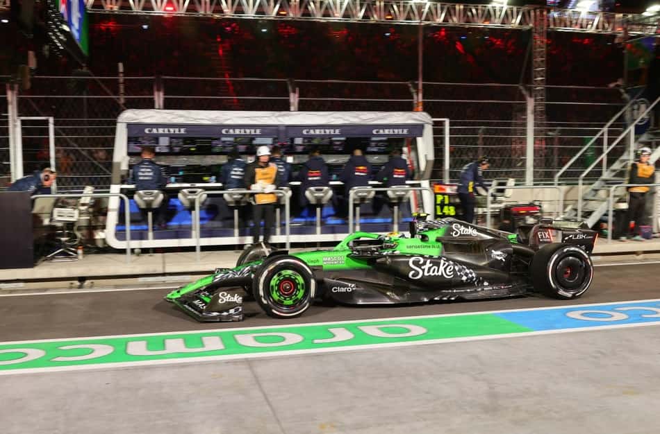 Gabriel Bortoleto no GP de Las Vegas de F1 (Foto: CRISTOBAL HERRERA-ULASHKEVICH / POOL / AFP)