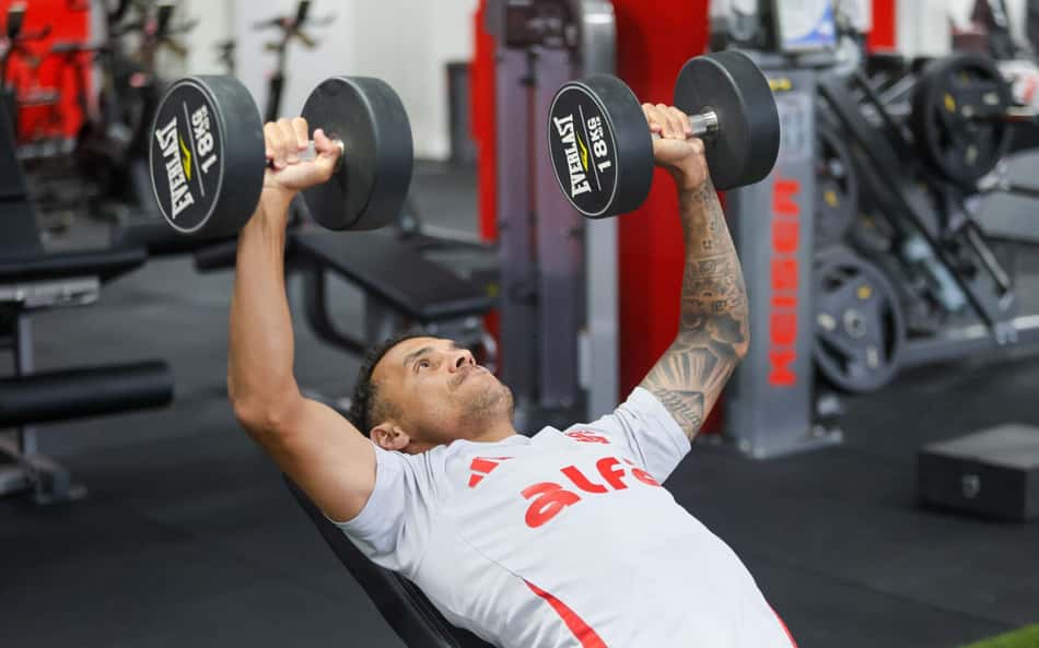 Mau tempo tira titulares do Internacional do campo no CT Parque Gigante