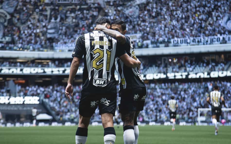 Alan franco autor do gol e Dudu que deu a assistência (Foto: Pedro Souza / Atlético)