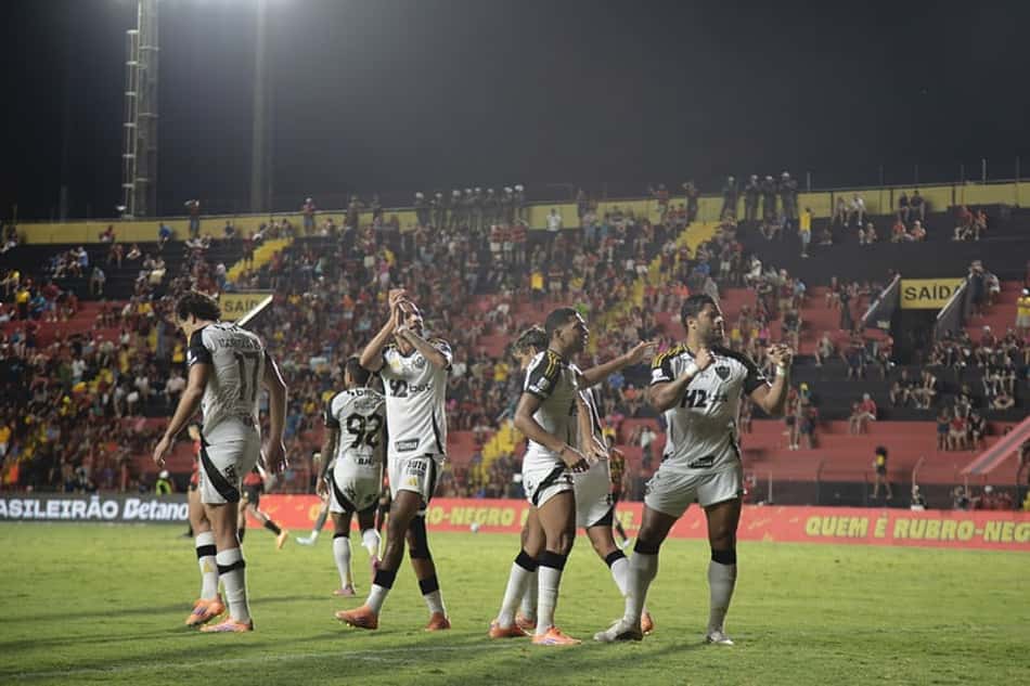 Atlético na virada incrível contra o Sport (Foto: Pedro Souza / Atlético)