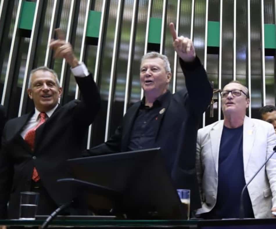 Bap, Raul e Leandro durante homenagem para o Flamengo (Foto: Flamengo/Divulgação)
