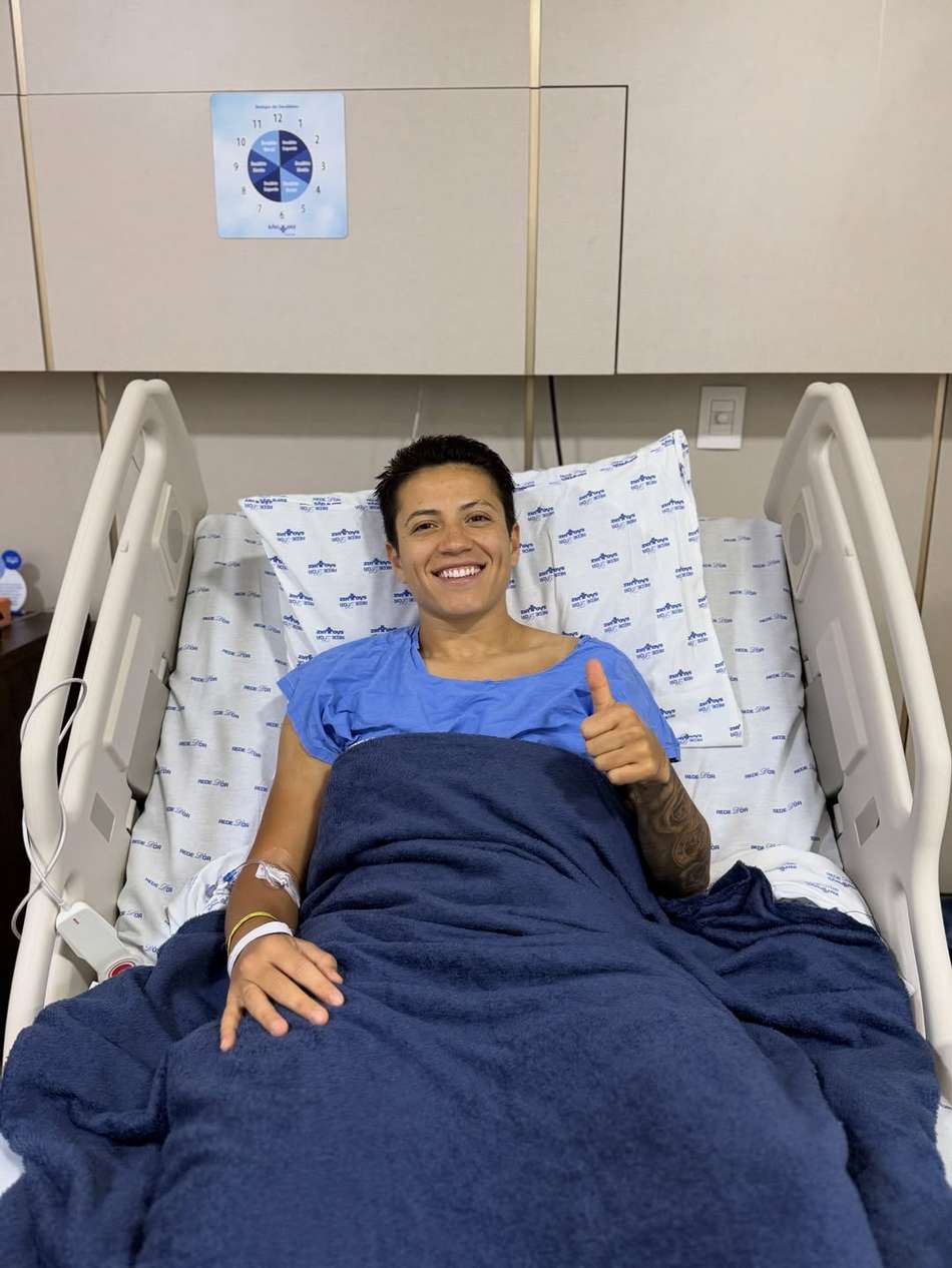 Bia Menezes, lateral do São Paulo, se recupera de lesão. (Foto: Reprodução)