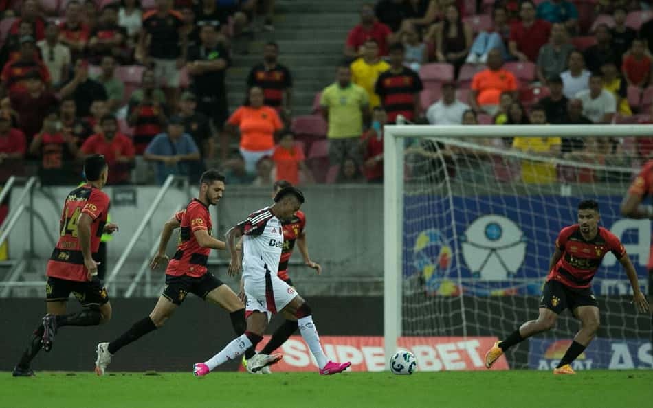 Torcedores do Flamengo não perdoam dupla em gol do Sport: 'Que vergonha'