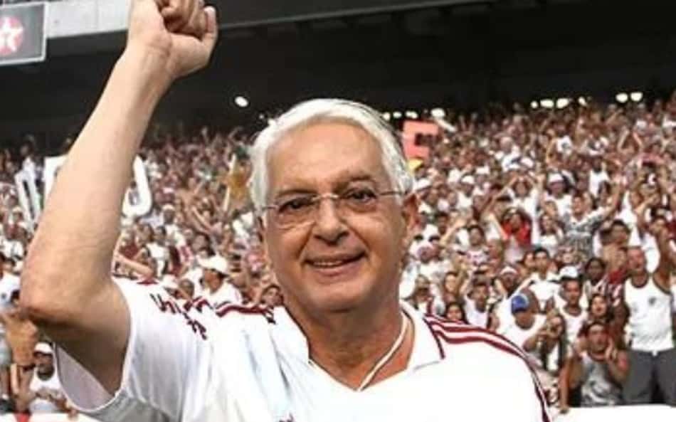 Candidato apoiado por Mário Bittencourt presta condolências pela morte de Celso Barros