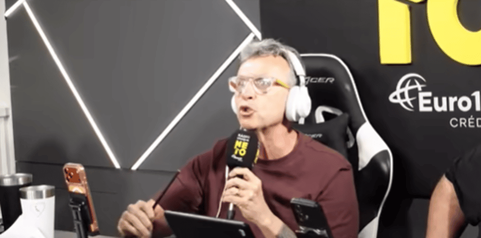 Neto na Rádio Craque Neto durante a transmissão da final da Libertadores