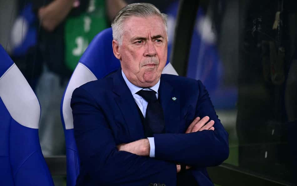 Carlo Ancelotti na derrota da Seleção Brasileira (Foto: Yuichi YAMAZAKI/ AFP)