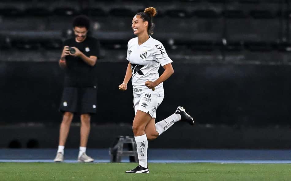 Atacante do Santos, Carol Baiana fala sobre decisão na Vila: 'Lutar até o fim'