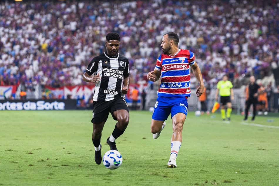 Partida entre Ceará e Fortaleza, pelo Brasileirão (Foto: Edileudo Rodrigues/MyPhoto Press/Gazeta Press)