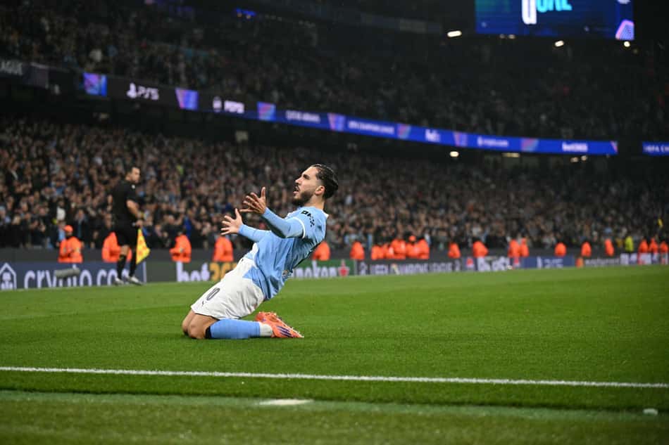Cherki comemorando o gol contra o Dortmund