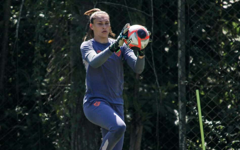 Claudia em treino do Fluminense
