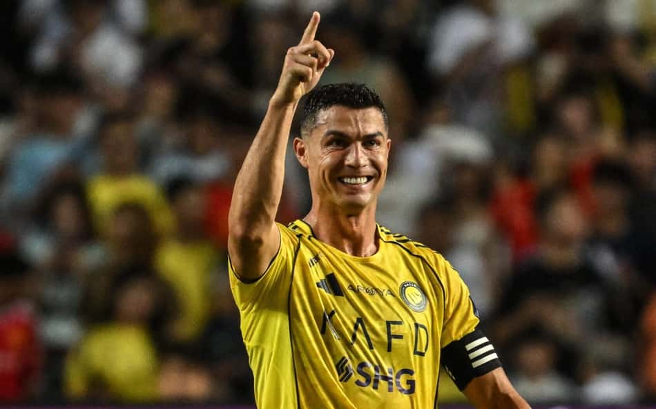 Cristiano Ronaldo marca de pênalti, e Al-Nassr vence NEOM pelo Sauditão