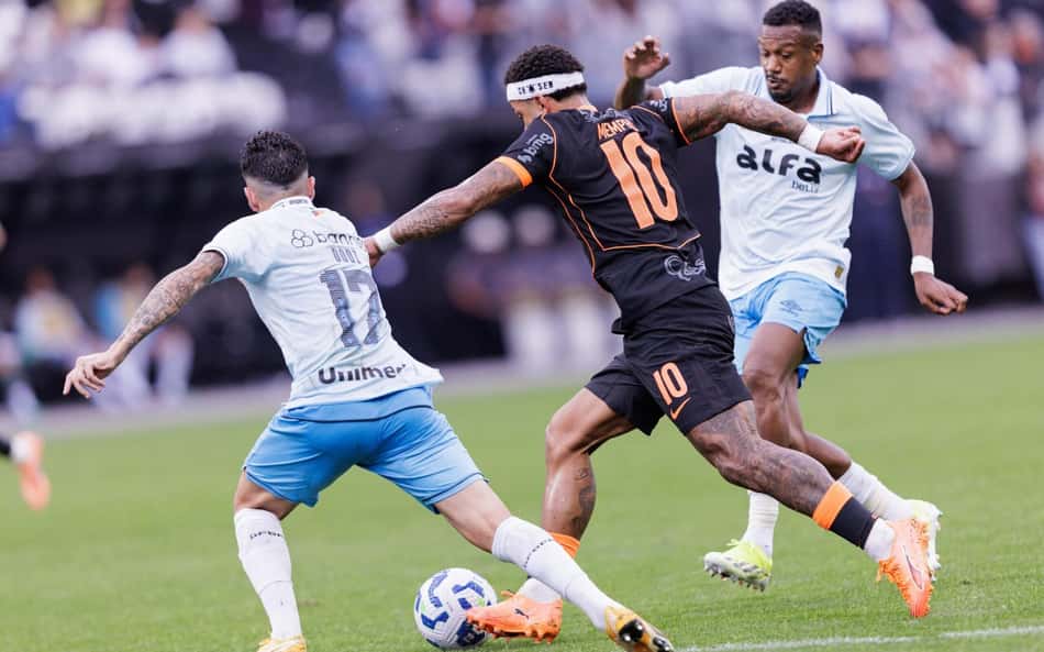 Torcedores do Corinthians pedem contratação de jogador do Grêmio: 'Imagina'