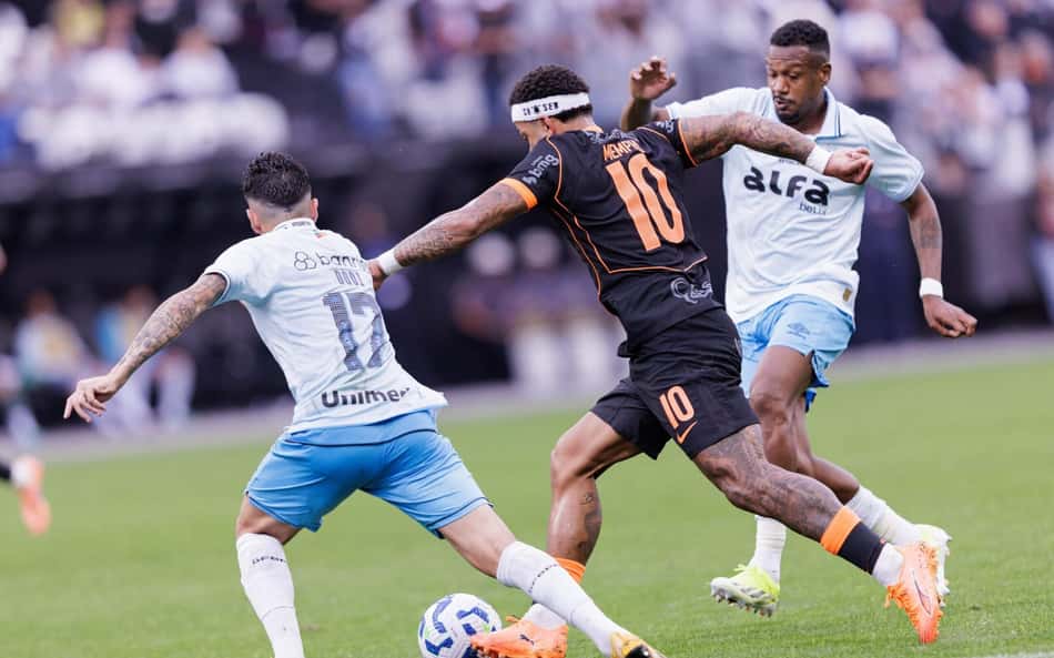 Rivais se revoltam com 'não expulsão' de jogador do Corinthians: 'Sempre'
