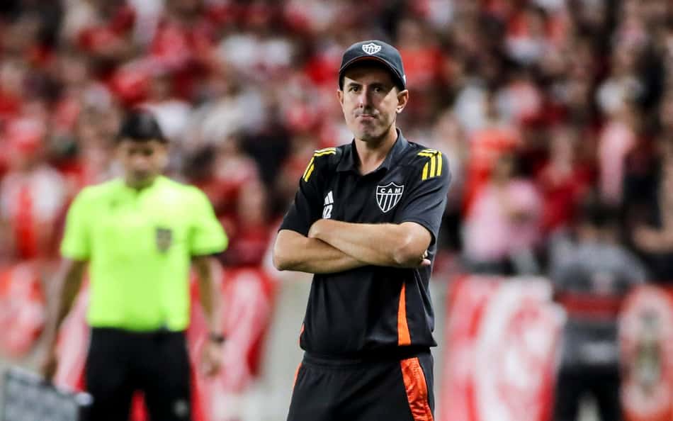 Atlético-MG não terá Sampaoli à beira do campo contra o Bahia; veja quem comanda o time
