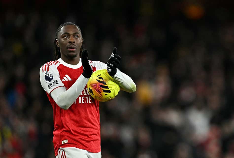 Eberechi Eze marcou três na goleada do Arsenal sobre o Tottenham na Premier League (Foto: Ben STANSALL / AFP)