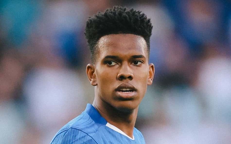 Atitude de torcida com Estevão, ex-Palmeiras, choca Europa: 'Assustador'
