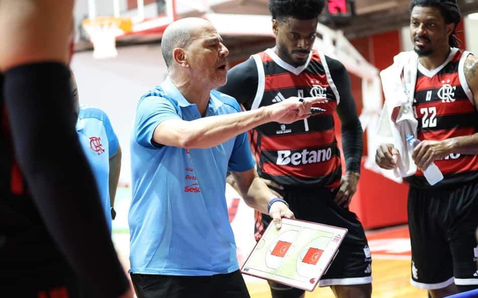 NBB: Flamengo vence Paulistano no sufoco e faz história; confira