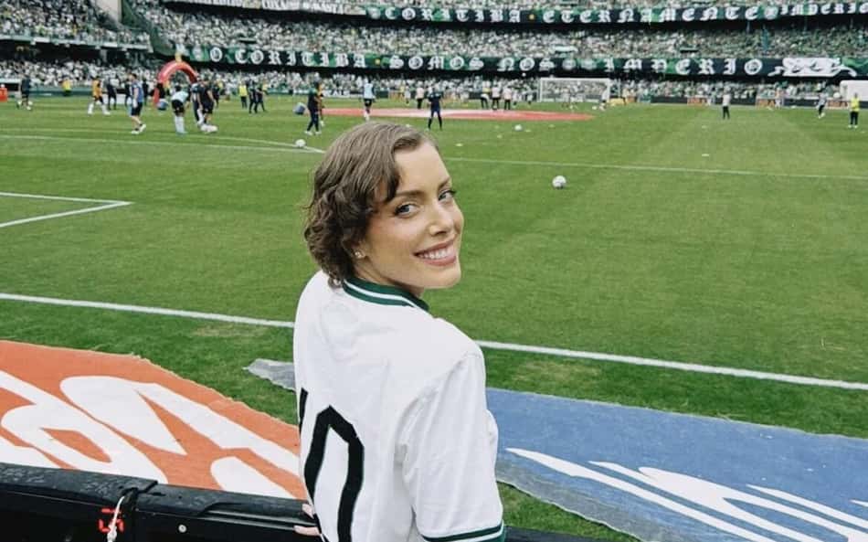 Coritiba: filha de Roberto Justus vai ao jogo e comemora acesso na Série B