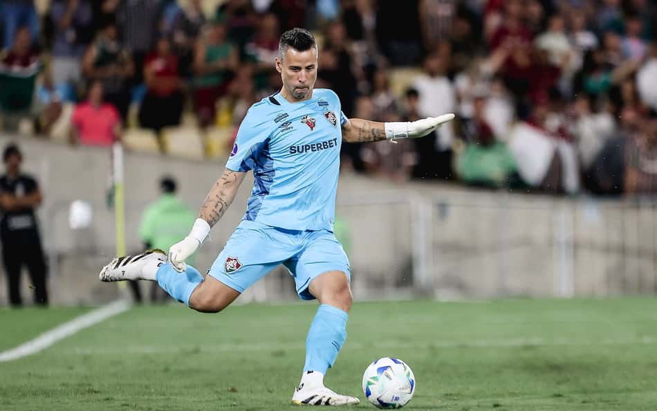 Entenda o papel de Fábio na formação do seu sucessor no gol do Fluminense