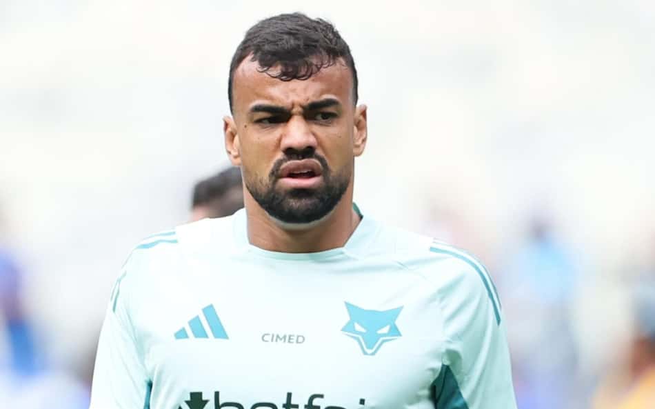 'Deboche' de Fabrício Bruno durante jogo do Cruzeiro vira alvo na web