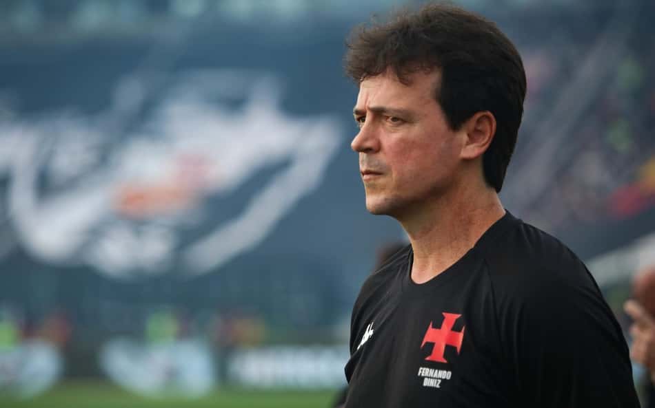 Diniz lamenta derrota do Vasco e analisa momento: 'Aprendendo a ser time grande'