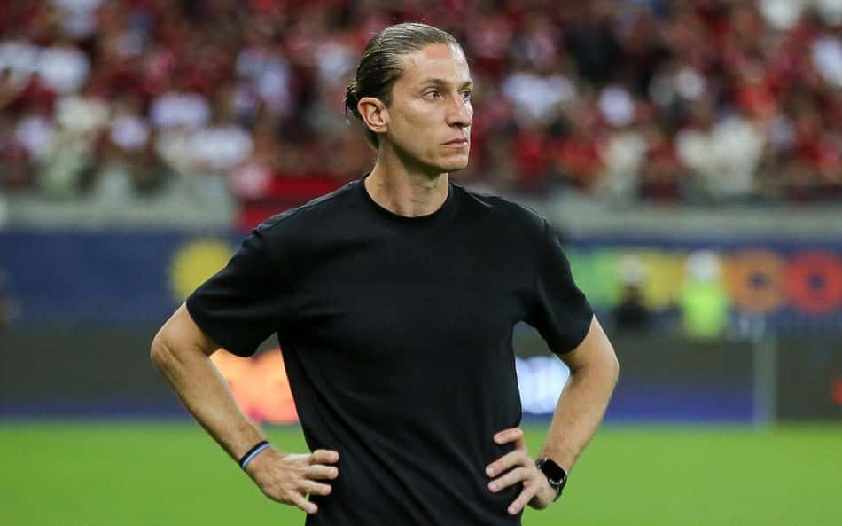 Filipe Luís define escalação do Flamengo com novidades contra o Fluminense