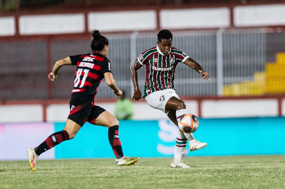 Lelê, do Fluminense, e Jucinara, do Flamengo, na final do Carioca Feminino