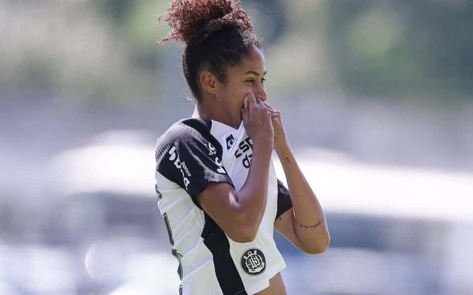 Gi Fernandes comemora gol pelo Corinthians contra o Cruzeiro na final do Brasileirão Feminino