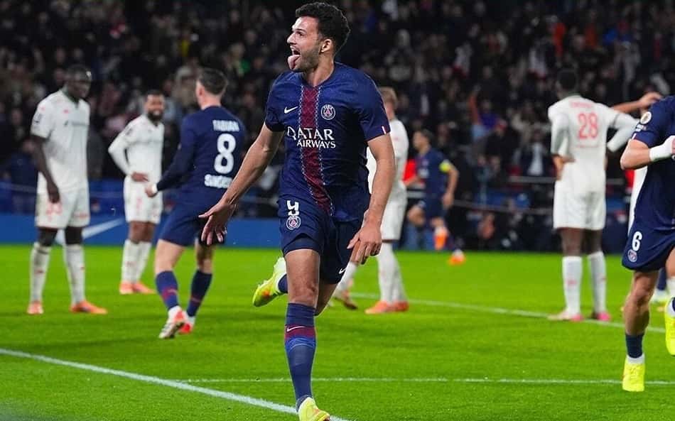 Com Marseille na cola, PSG marca nos acréscimos e segue na liderança da Ligue 1