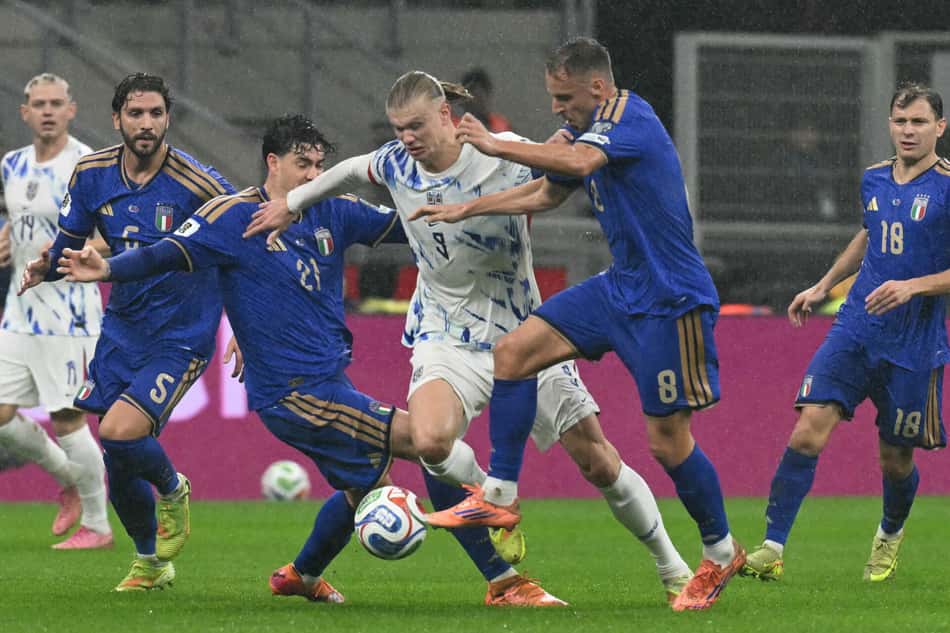 Haaland disputa espaço com defesa da Itália na vitória da Noruega, nas Eliminatórias.