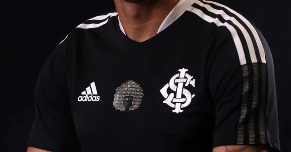 Camisa preta do Internacional lançada em 2021