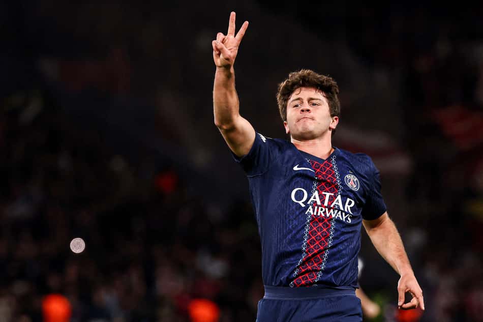 João Neves comemorando o gol marcado contra o Bayern