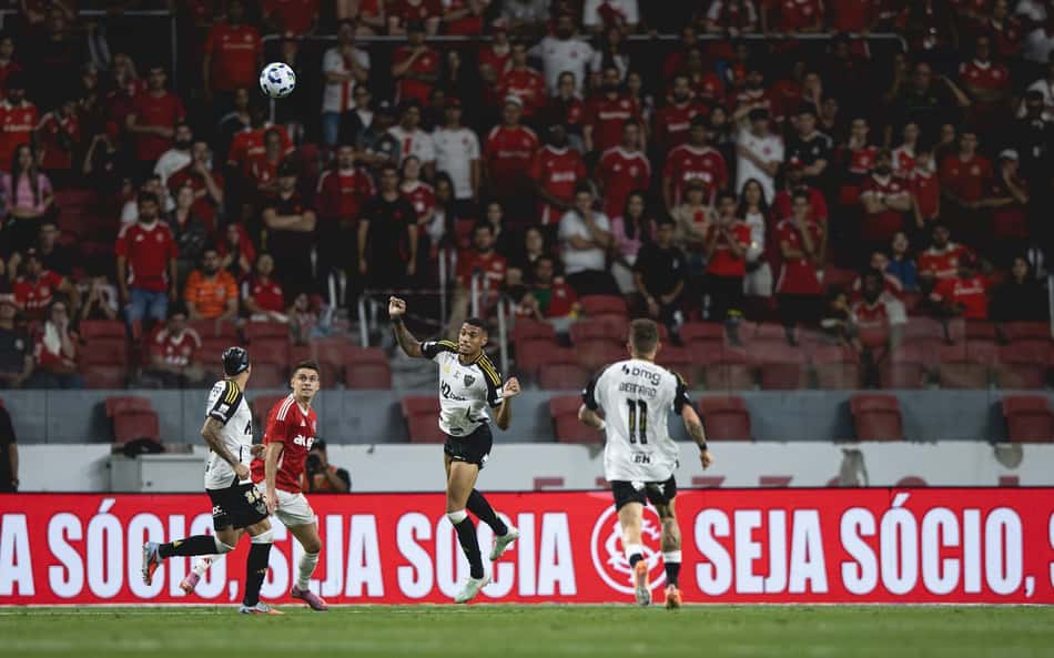 Jogadores retornam após cumprir suspensão (Foto: Pedro Souza / Atlético)