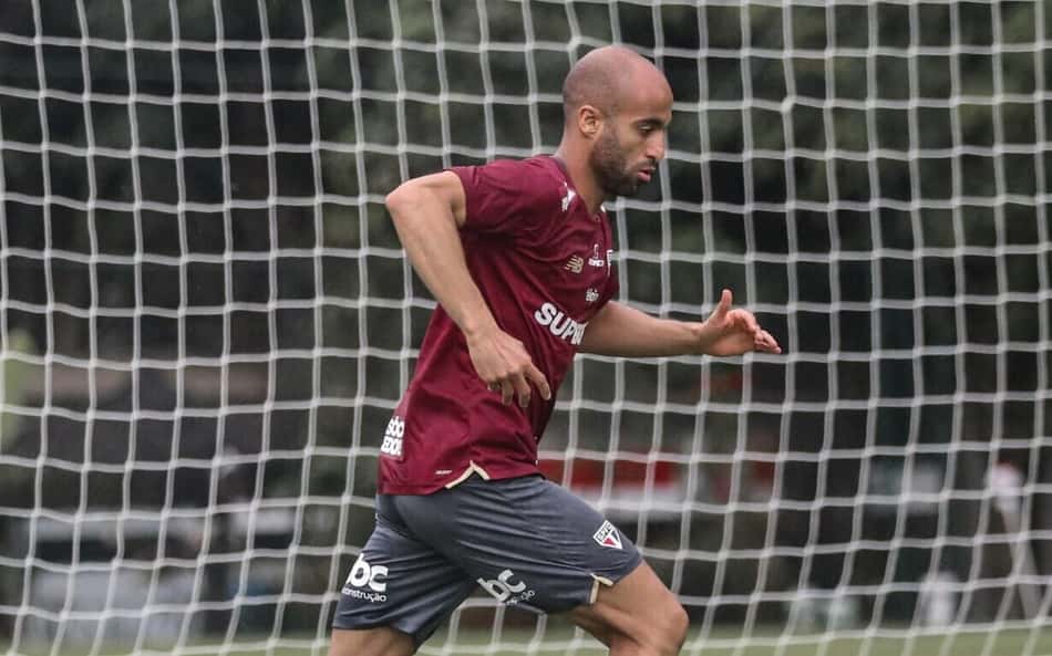Lucas Moura vira dúvida para clássico do São Paulo contra o Corinthians