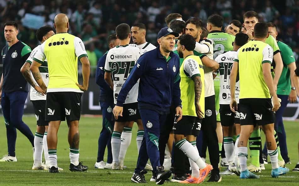 Coritiba: Mozart planeja manter 50% do elenco e quer 'seis a oito reforços' na Série A